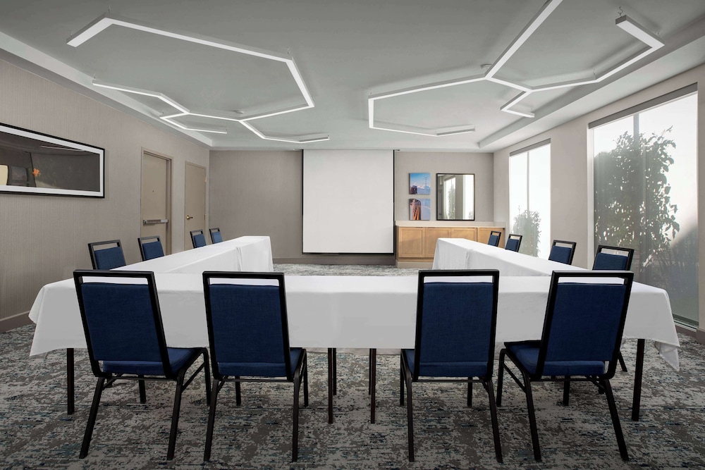 Hilton Garden Inn Colorado Springs North Air Force Academy - photo 36
