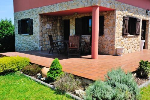 Charming house in Albuerne with fenced garden — 4-Star Luxury Hotel in Cudillero, Spain