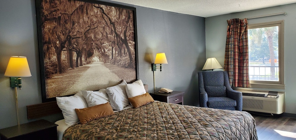 Palmetto Inn - photo 10