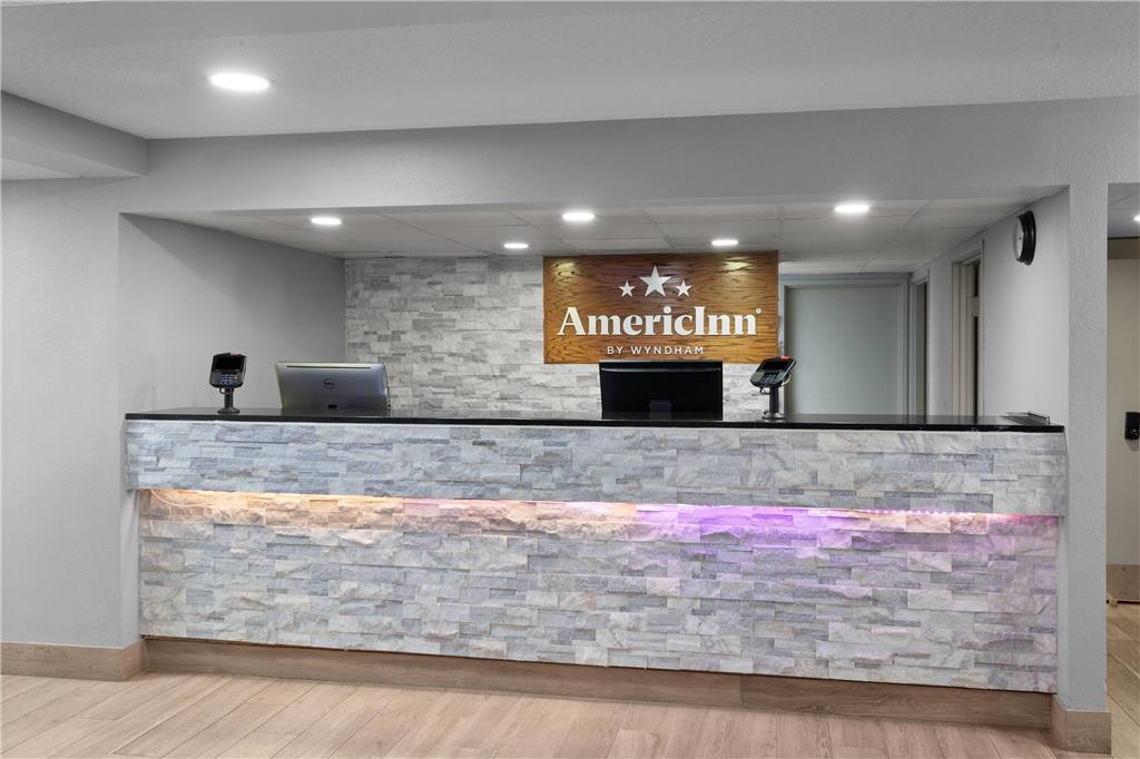 AmericInn by Wyndham Reedsburg - photo 6