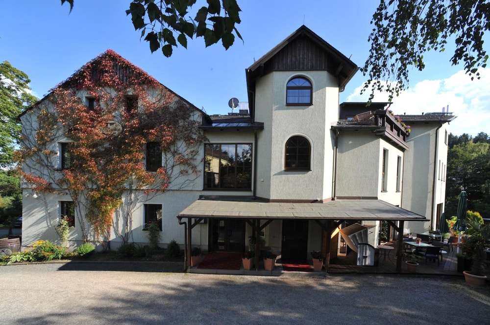Obere Mühle Aparthotel — Bad Elster — photo 2