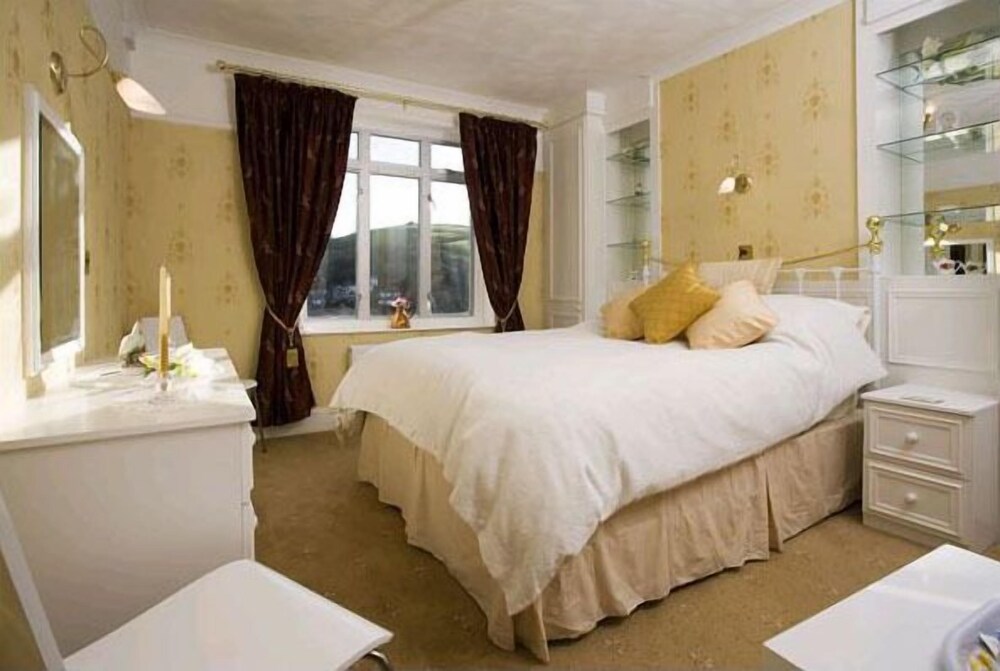 Mounthaven Guest House — 5-Star Luxury Hotel in Dartmouth, United Kingdom