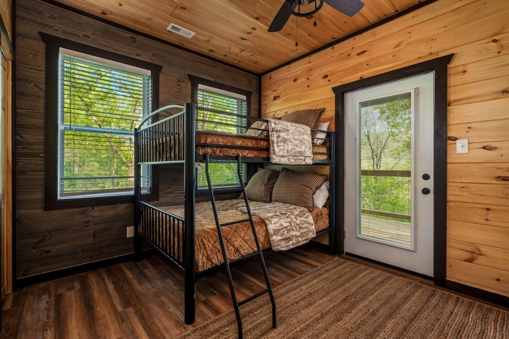 Mountain Majesty By Ghosal Luxury Lodging - photo 6