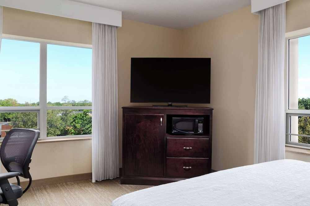 Hampton Inn & Suites Washington Dulles International Airport - photo 17