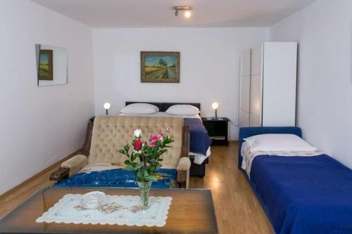 Guest House Kusalo One Bedroom Apartment with Terrace Apartman 4