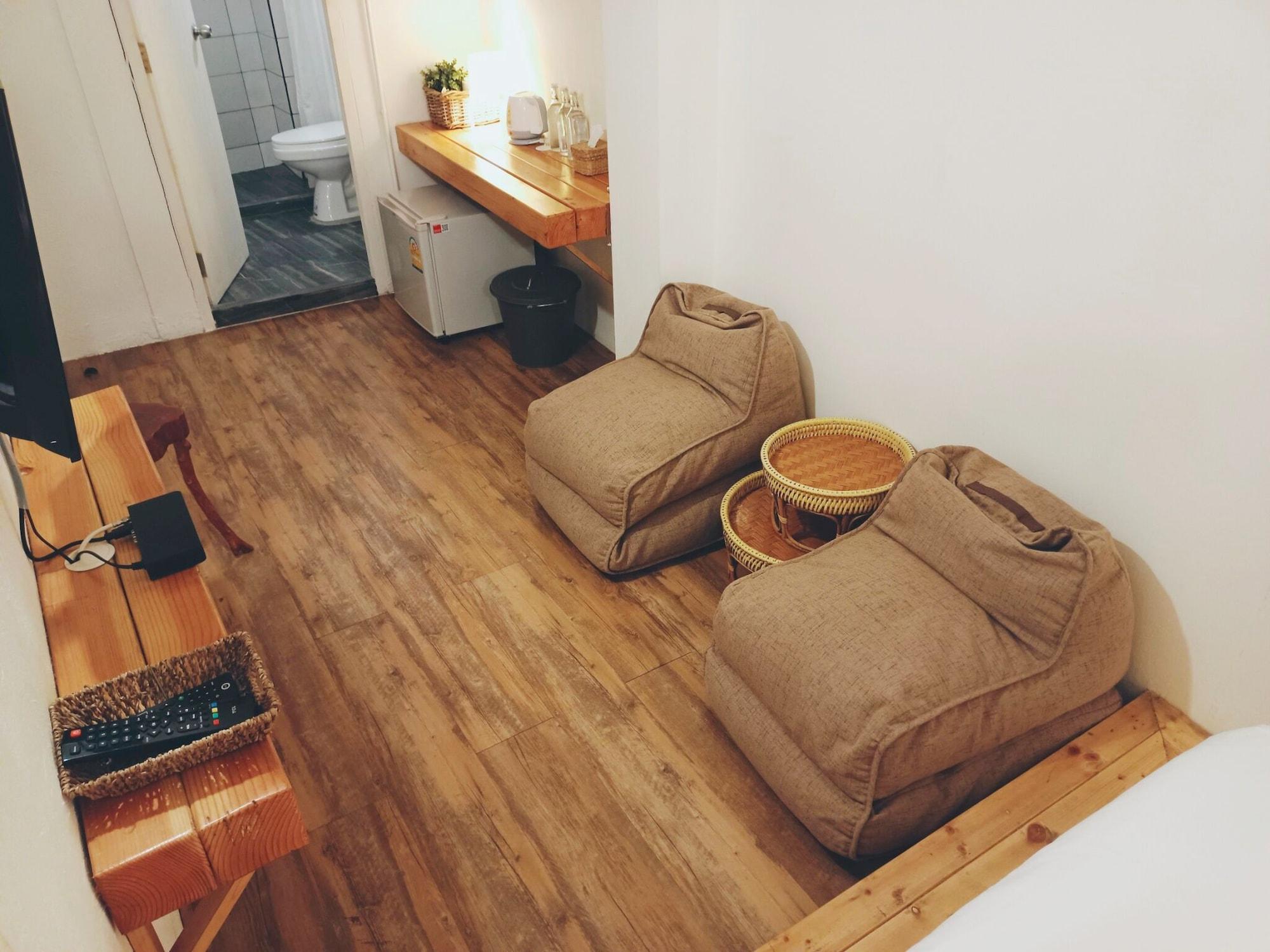 The Seaport Hotel - last minute hotel in Sattahip