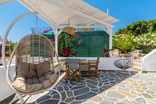Niki’s Home — Adamas — photo 3