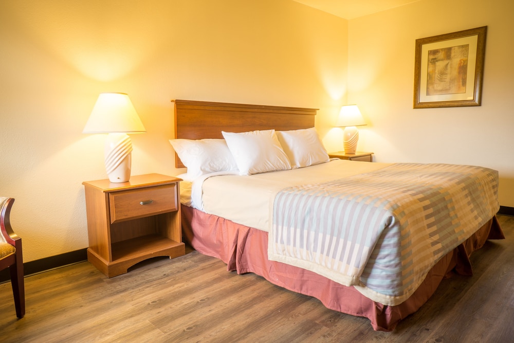 Sunnyside Inn & Suites - photo 7