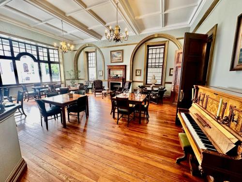 The Cape Town Club