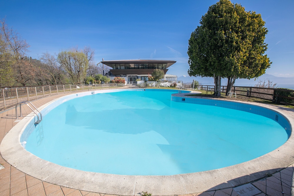 Aton House in Villaggio Sanghen — 4-Star Luxury Hotel in Manerba Del Garda, Italy