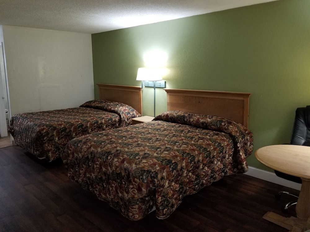 Econo Inn - photo 10