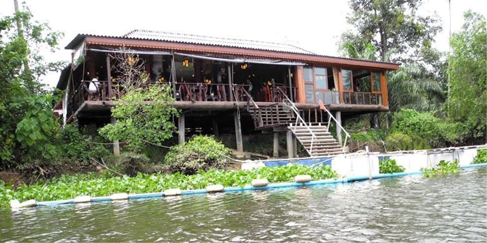 Kohloy Resort Suratthani in Surat Thani, Thailand