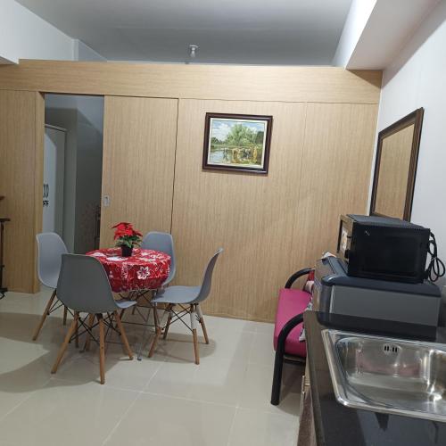 SMDC 1 BR Fern at Grass Residence Tower 5 North Ave QC — 4-Star Luxury Hotel in Manila, Philippines