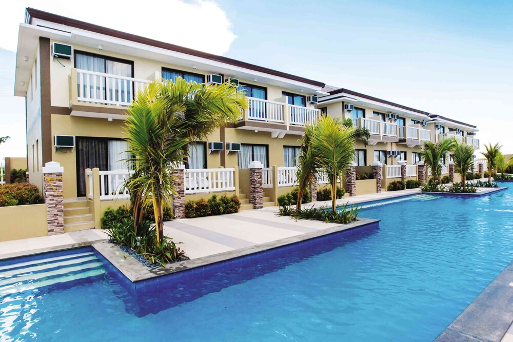 Aquamira Hotel & Resort — hotel in Tanza