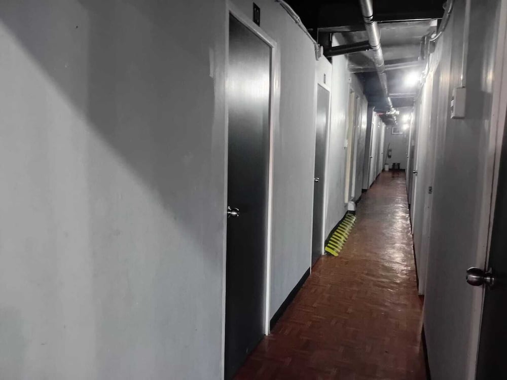 OYO 1169 Sky Infinity Inn — Pasay — photo 2