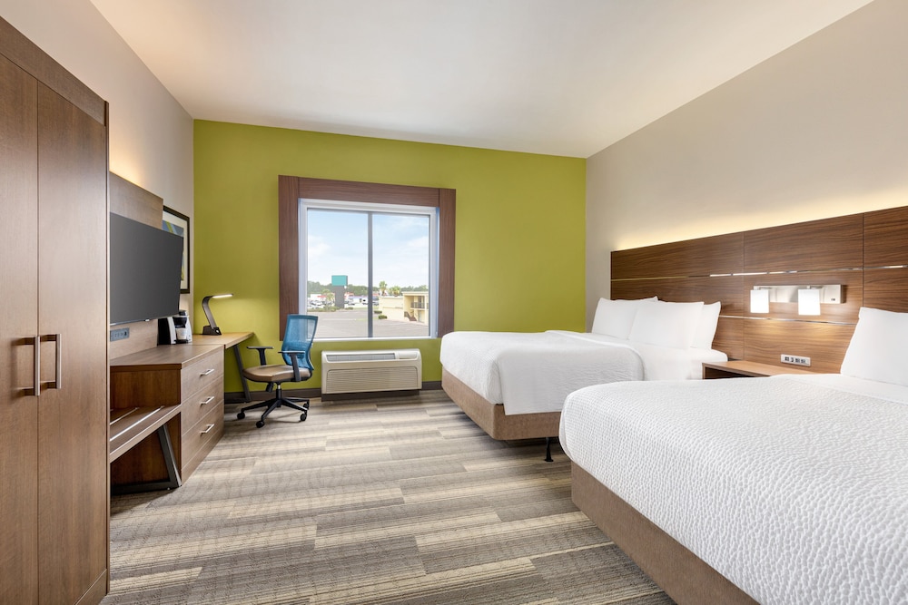 Holiday Inn Express Hotel & Suites Waycross by IHG - photo 22
