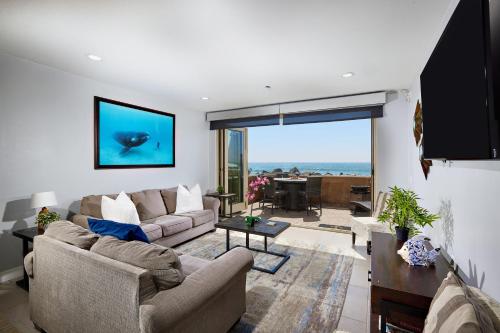 Water Front Spectacular Ocean View Large Balcony AC Pet Friendly in Oceanside, United States