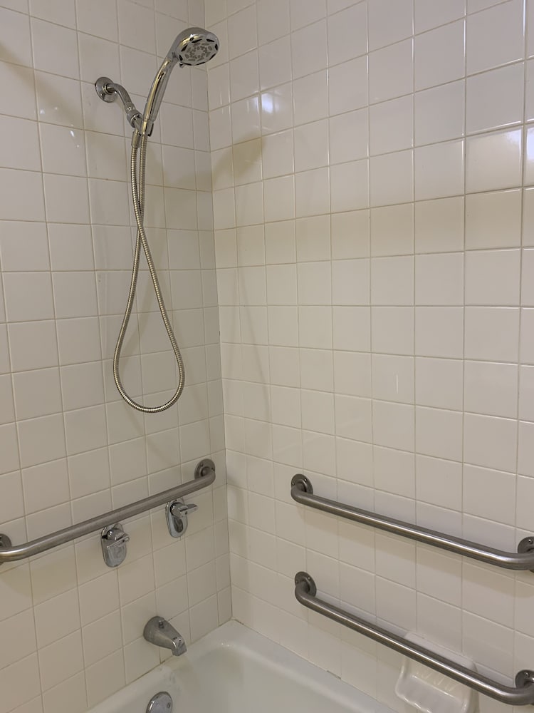 Relax Inn & Suites - photo 13