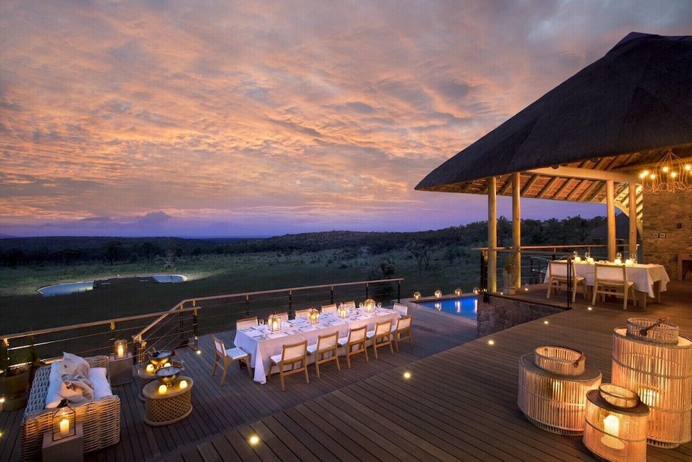 Mhondoro Safari Lodge & Villa — 5-Star Luxury Hotel in Thabazimbi, South Africa