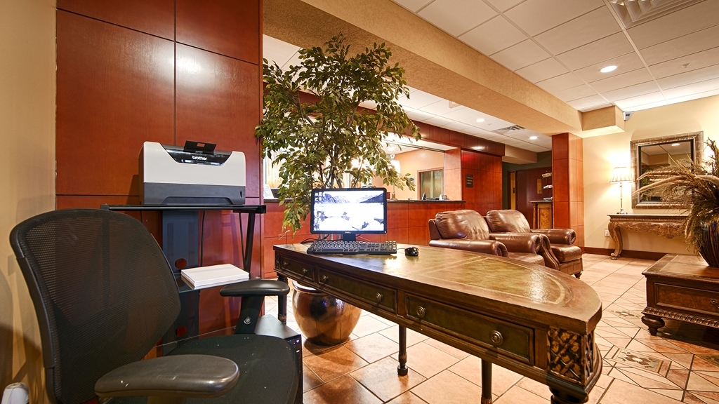 Best Western Plus Sandusky Hotel & Suites - photo 43