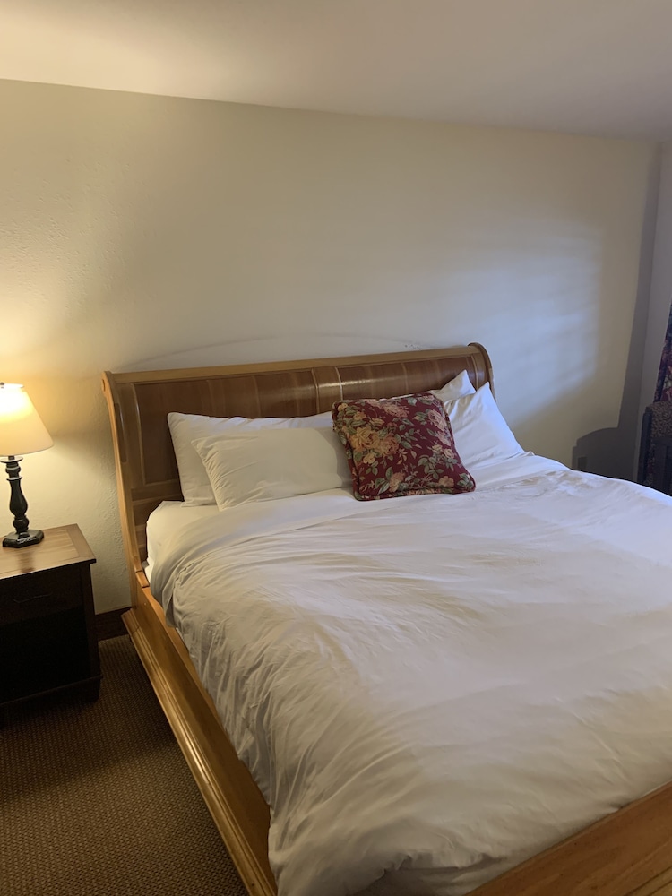The Inn at Shady Lawn - photo 9