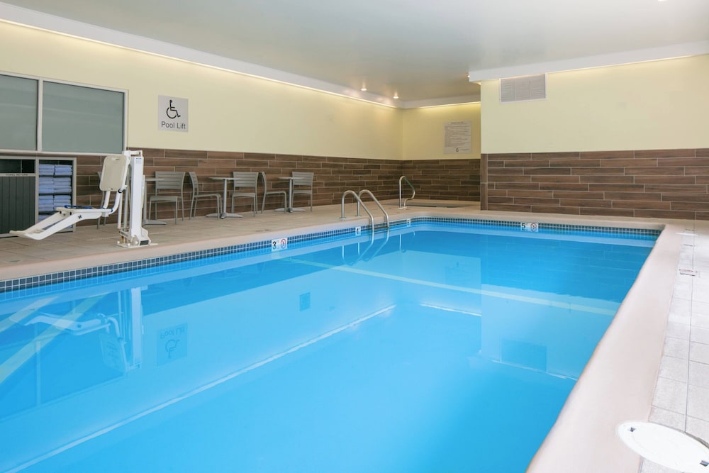 Fairfield Inn by Marriott Manhattan - photo 13