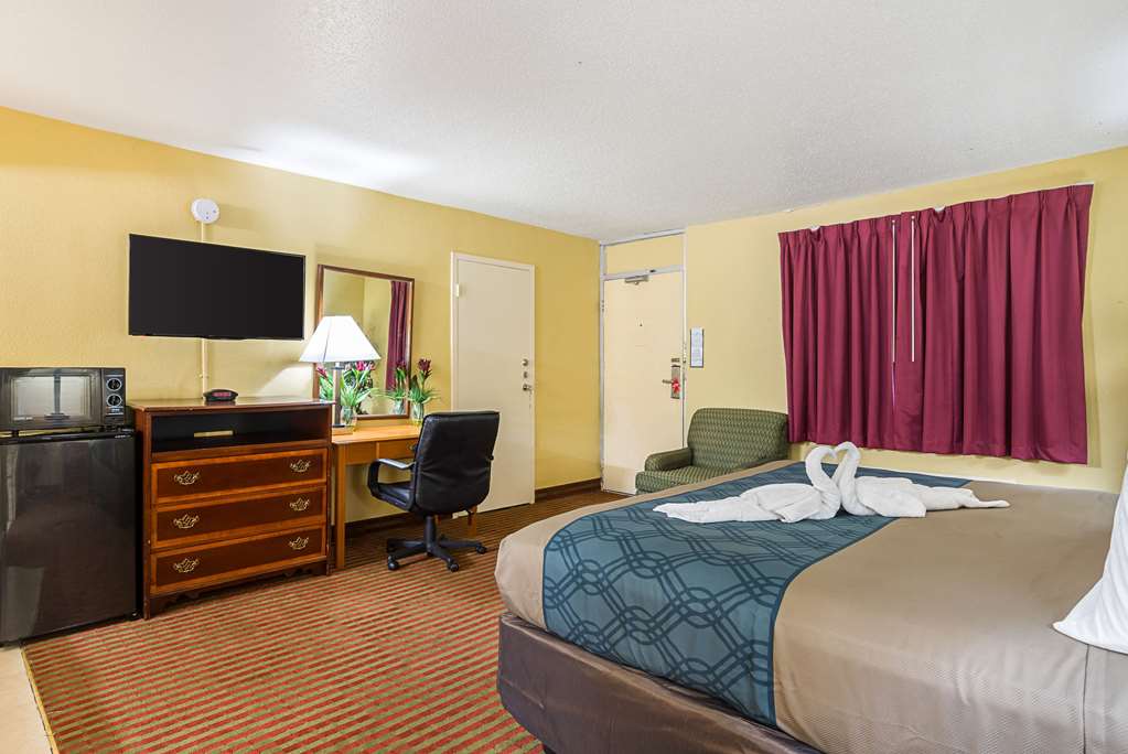 Econo Lodge Jacksonville near Little Rock Air Force Base - photo 21