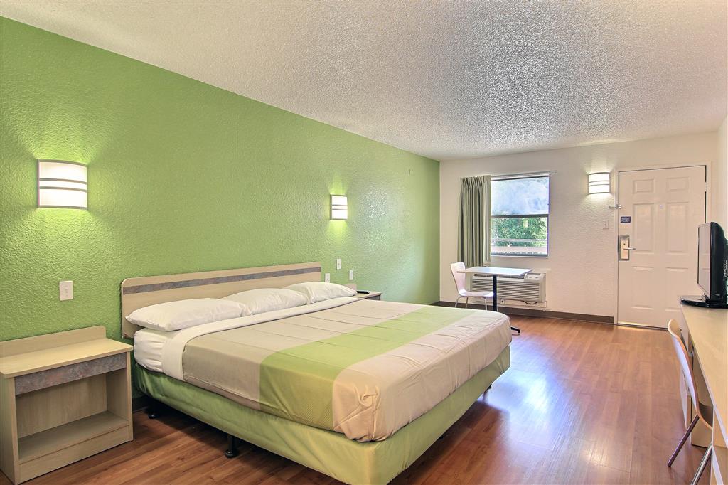 Motel 6 Austin TX Central Downtown UT - photo 10