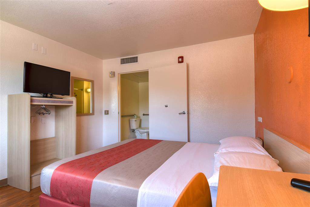 Motel6 Jurupa Valley CA Riverside West - photo 13