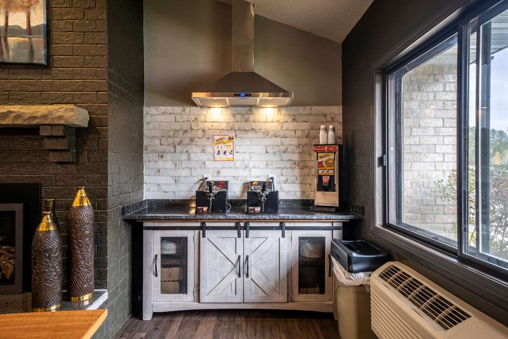 AmericInn by Wyndham Grand Rapids - photo 4