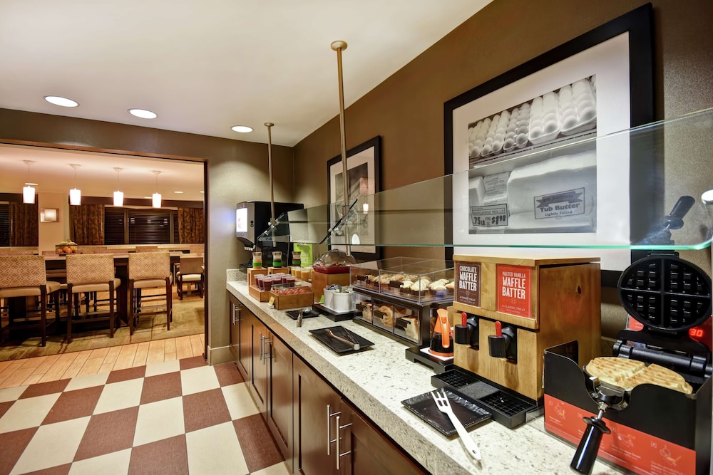 Hampton Inn Atlanta Mall Of Georgia - photo 35