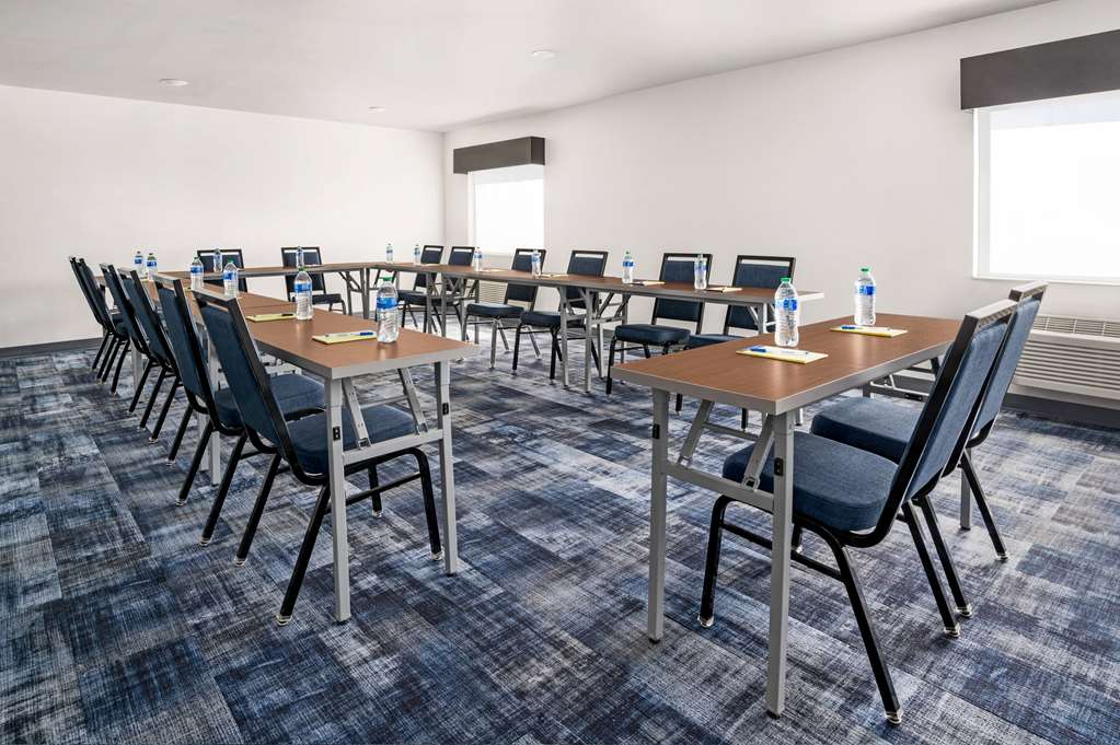 La Quinta Inn by Wyndham Columbus Dublin - photo 38