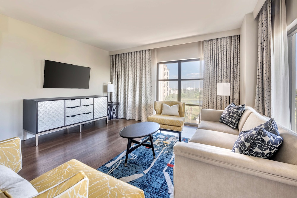 Hilton Grand Vacations Club Las Palmeras Orlando - photo 15