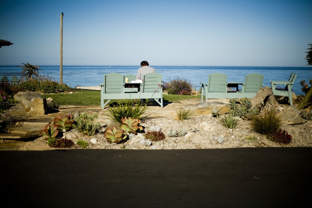 Cambria Shores Inn - photo 39