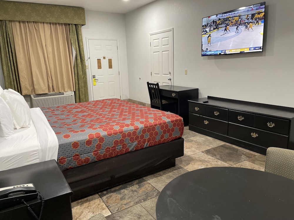 Texas Inn La Feria - photo 8