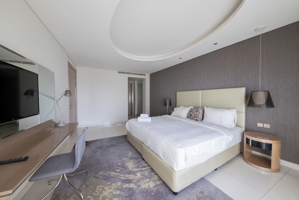 Cozy 1BR with balcony Damac Towers — 4-Star Luxury Hotel in Dubai, United Arab Emirates