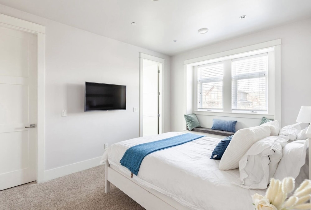 Vancouver West Cozy Retreat by Host Launch in Vancouver, Canada