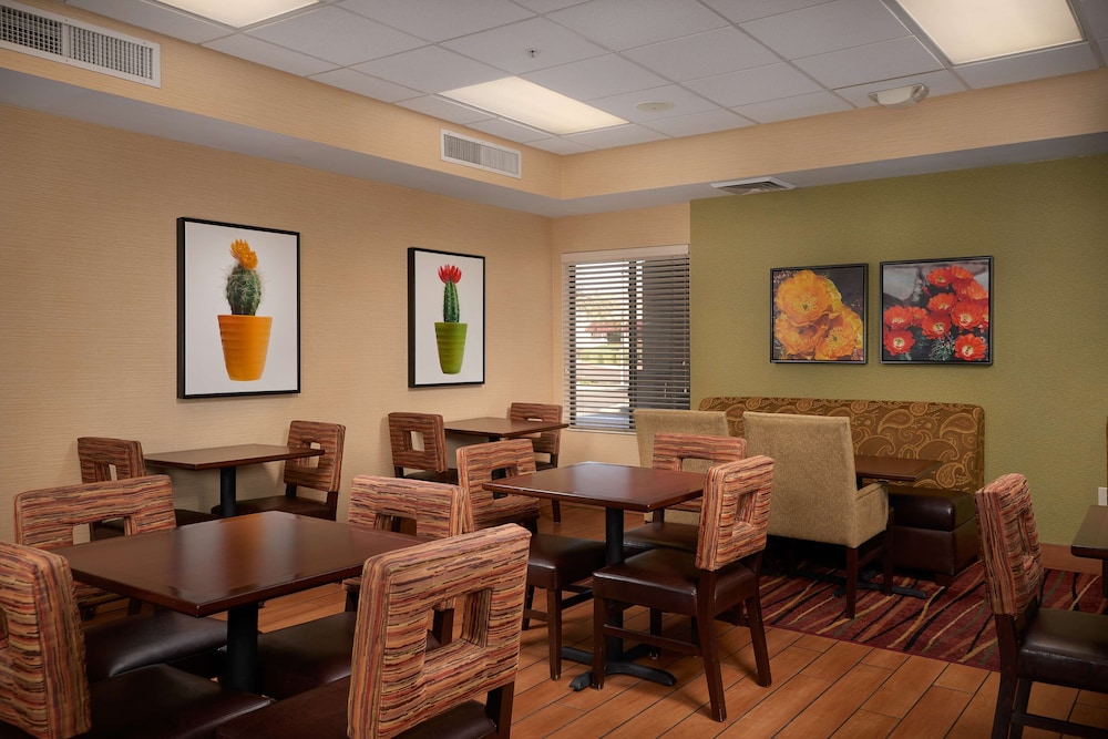 Hampton Inn Phoenix Anthem - photo 25