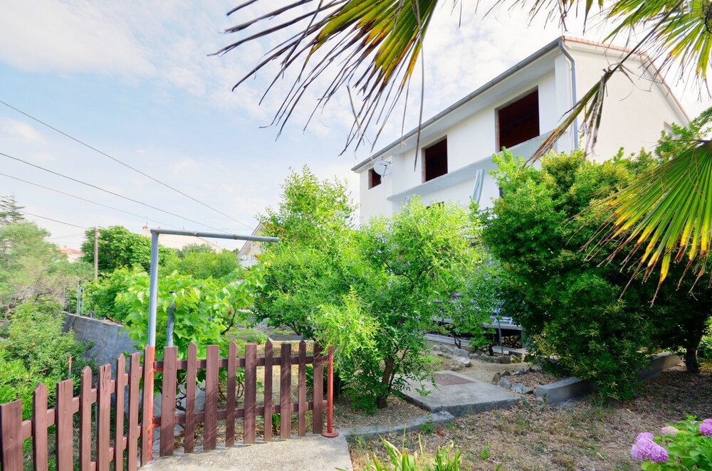 Rooms Mande - carbon neutral hotel in Rab
