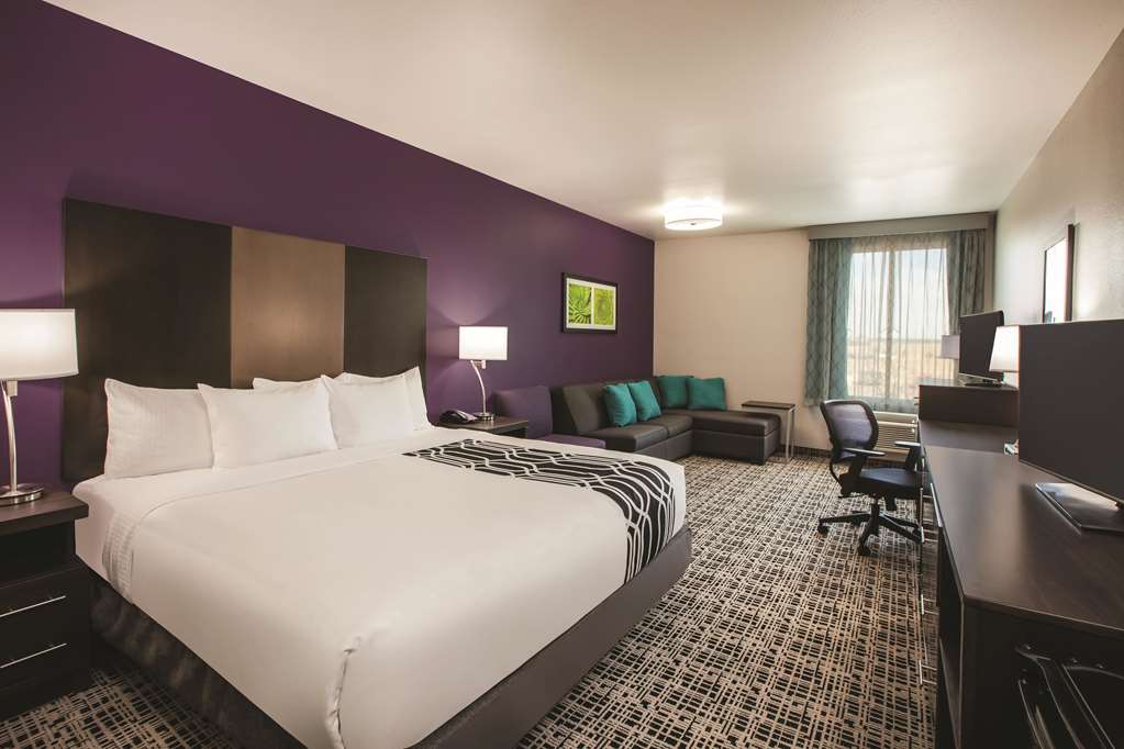 La Quinta Inn & Suites by Wyndham Lubbock South - photo 27