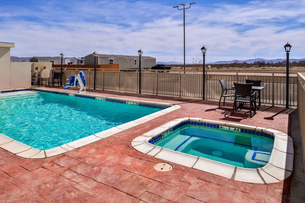 Holiday Inn Express & Suites Van Horn by IHG - photo 31