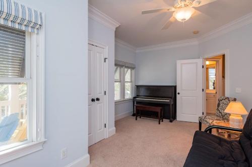 Alta Mira by Oak Island Accommodations - photo 25
