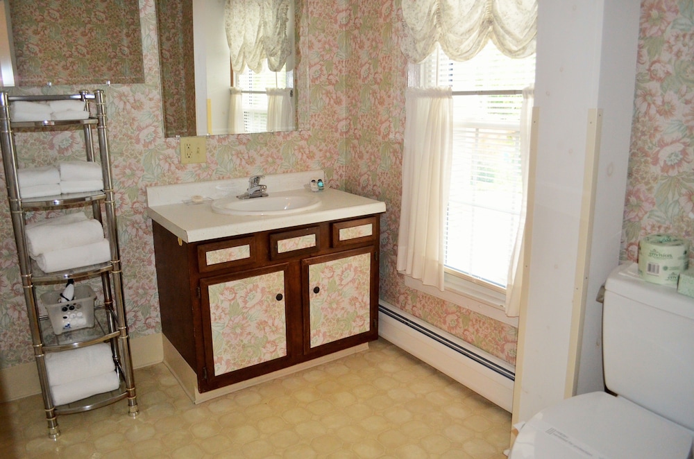 Maple Terrace Motel - photo 47