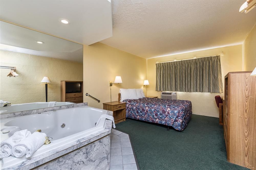 Motel 6 Moline - photo 37