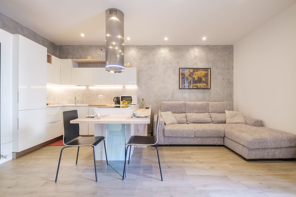 Studio Vita Cairoli 9 — 4-Star Luxury Hotel in Bologna, Italy