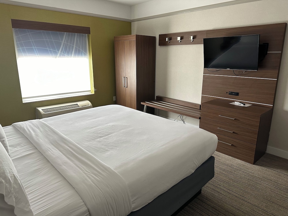 Holiday Inn Express Hotel & Suites San Dimas by IHG - photo 15