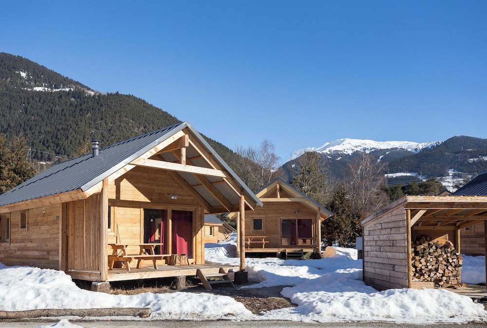 Huttopia Bourg Saint Maurice — 4-Star Luxury Hotel in Bourg-Saint-Maurice, France