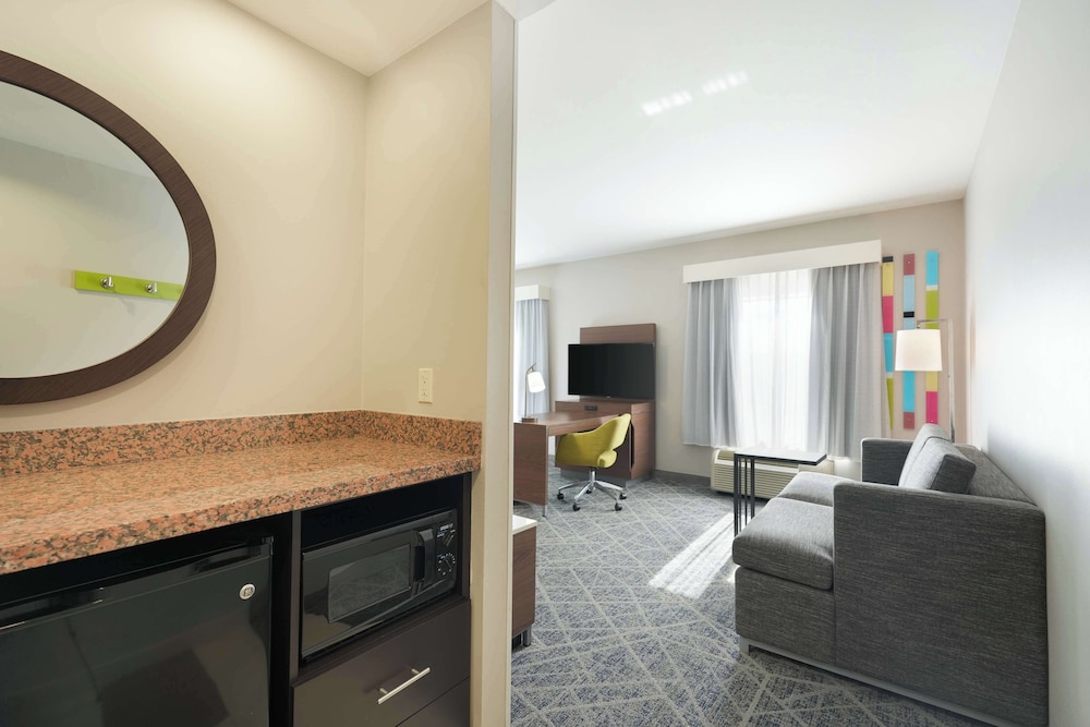 Hampton Inn & Suites Tulsa Central - photo 8