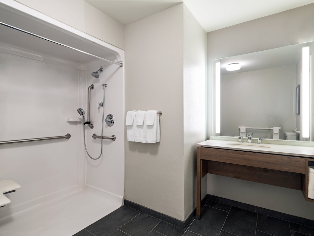 Staybridge Suites Rochester University by IHG - photo 31
