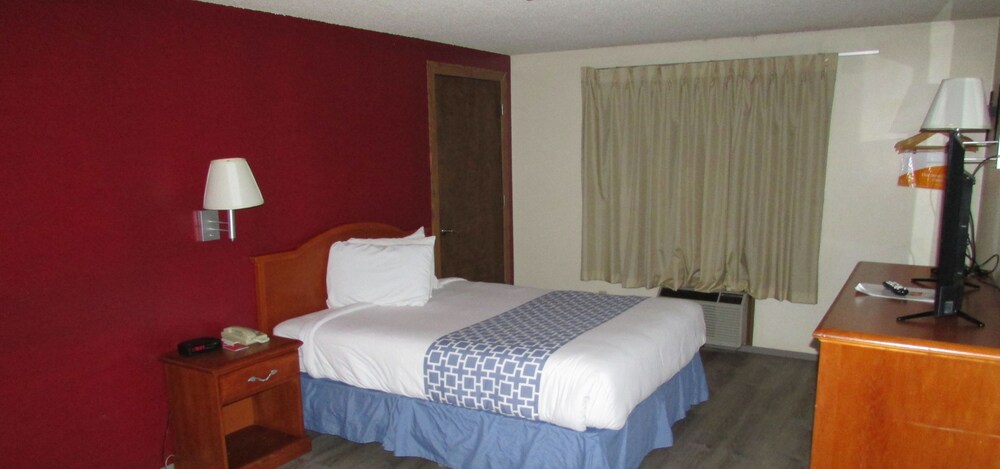 Grizzly Inn Evanston - photo 12